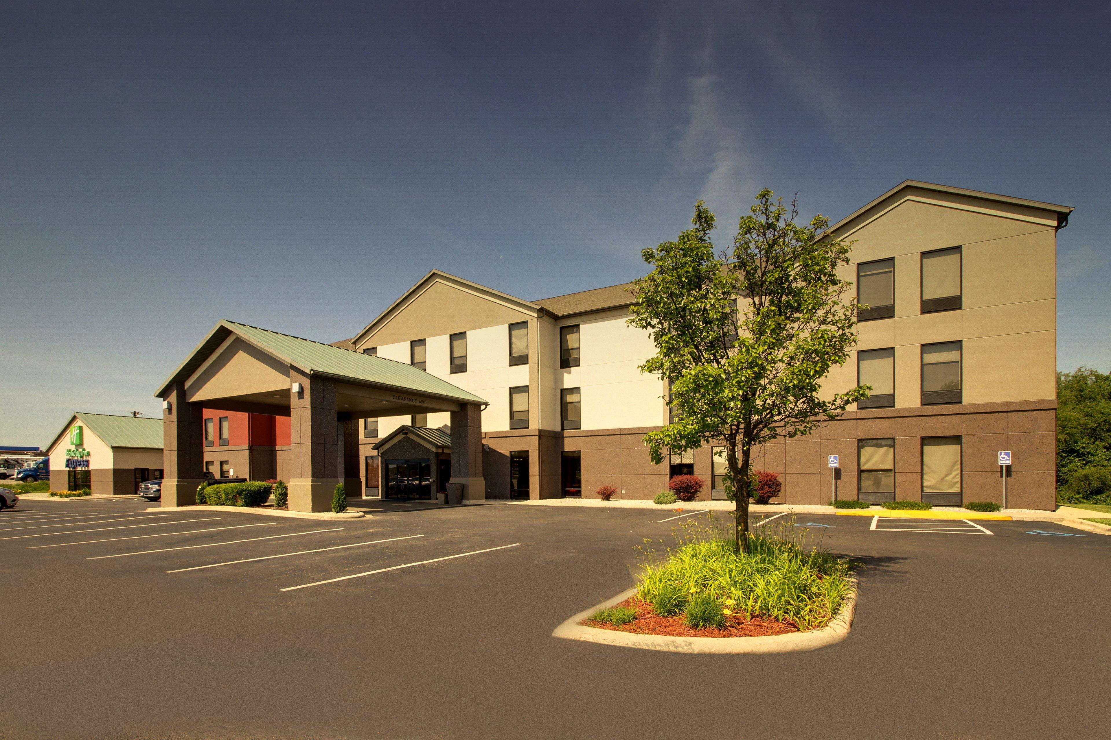 Holiday Inn Express Hotel & Suites Lebanon By Ihg Екстериор снимка