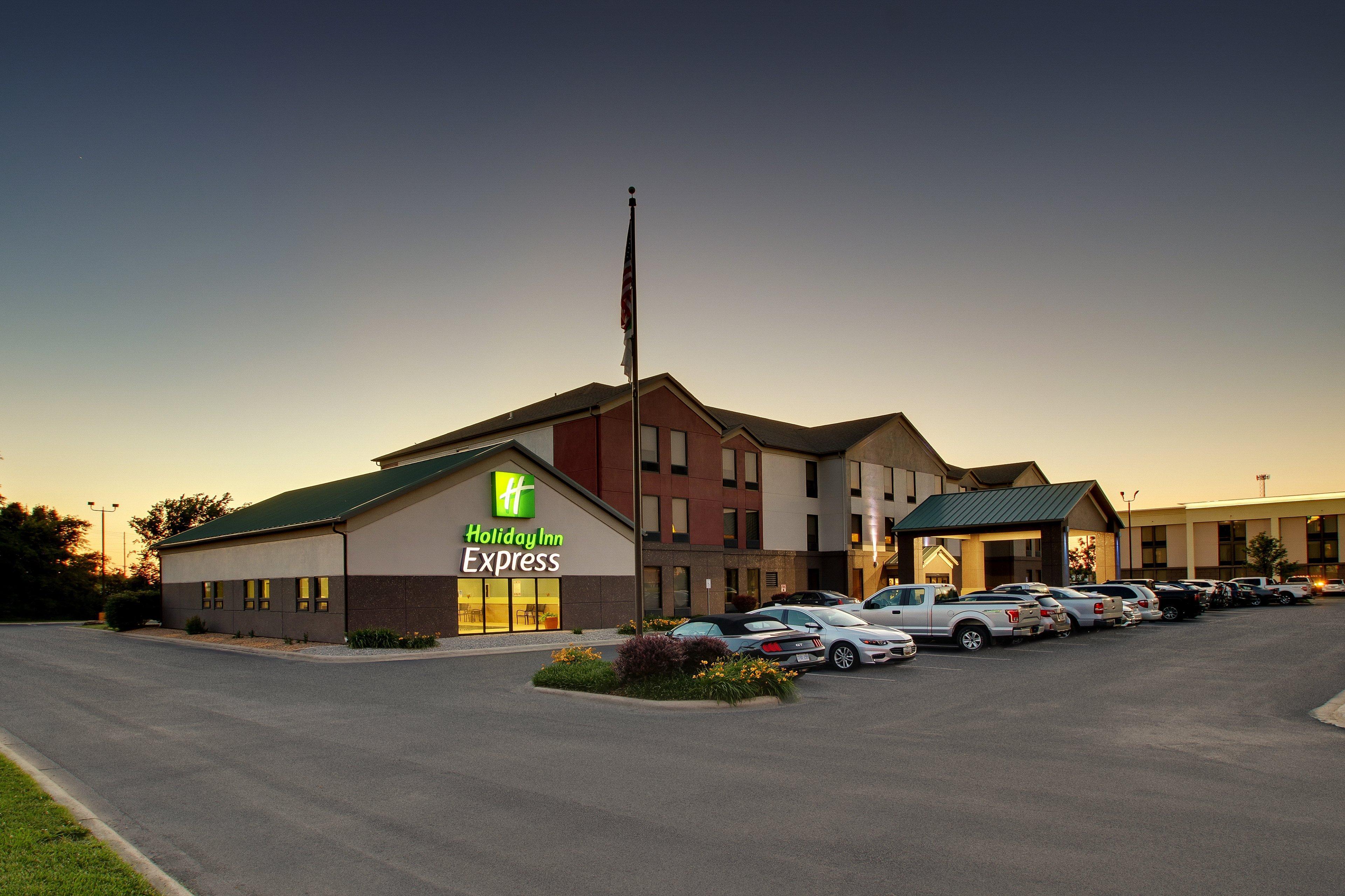Holiday Inn Express Hotel & Suites Lebanon By Ihg Екстериор снимка